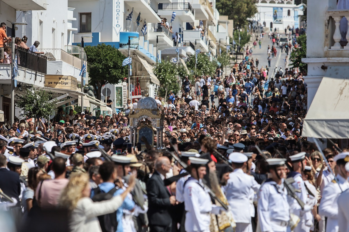 Κορωνοϊός: Ο Δεκαπενταύγουστος πολλαπλασιάζει τις νοσηλείες