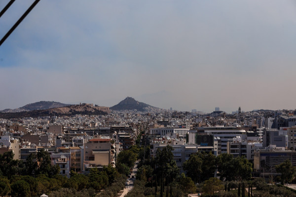 Έντονη οσμή αερίου στην Αττική – Αναστάτωση στα νότια προάστια και τον Πειραιά