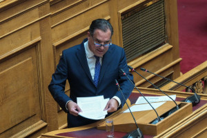 Γεωργιάδης: «Ηλεκτρονικά συστήματα και ιδιωτικές κλινικές για μείωση αναμονής και βελτίωση υγειονομικής περίθαλψης»