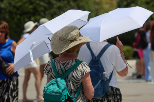 Καύσωνας: Έκτακτα μέτρα για τους εργαζομένους