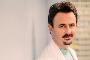 Αιμορροΐδες: Γιατί μας ταλαιπωρούν και πώς θεραπεύονται