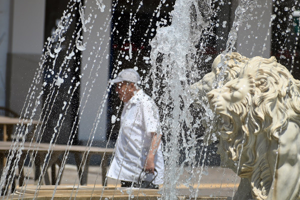 ΕΠΕ: Τι πρέπει να αποφεύγουν όταν έχει καύσωνα όσοι έχουν αναπνευστικά προβλήματα