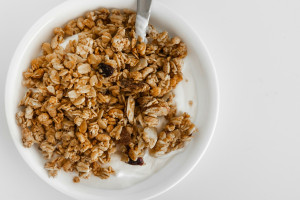 Συνταγή για σπιτική γκρανόλα χωρίς ζάχαρη - Το απόλυτο πρωινό για ενέργεια