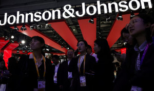 Johnson & Johnson: Καλείται να αποζημιώσει με 40 εκατ. δολάρια δύο γυναίκες για το «καρκινογόνο» ταλκ της