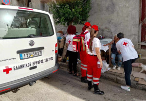 Ελληνικός Ερυθρός Σταυρός: Ενίσχυσε άστεγους σε Πειραιά, Θεσσαλονίκη και Πάτρα ενόψει καύσωνα