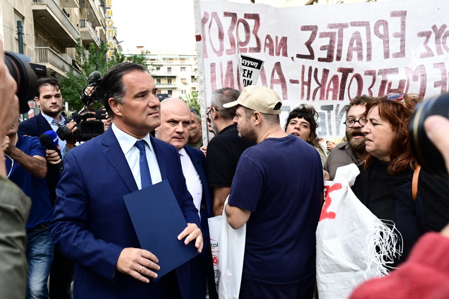 Άδωνις Γεωργιάδης: Συνεχές «μπρα ντε φέρ» με τους υγειονομικούς (Βίντεο)