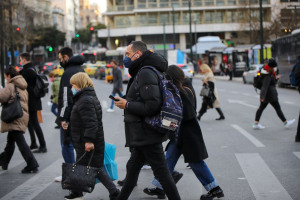 Τα μέτρα προστασίας για τον κορωνοϊό, γρίπη και RSV - Συστάσεις για μάσκα και εμβόλια