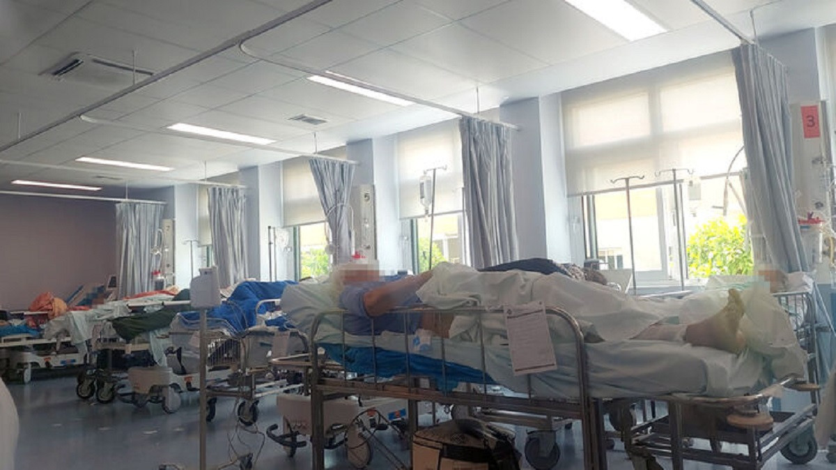 Τραγικές εικόνες μέρα μεσημέρι στο νοσοκομείο Γεννηματάς