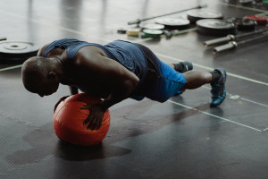 Burpees: Τα οφέλη της άσκησης - Πώς να τα εκτελείτε σωστά