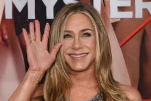 Jennifer Aniston: Η σαλάτα που τρώει για να διατηρείται στα κιλά της και να έχει λαμπερό δέρμα