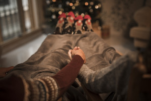Συνήθειες που θα σας βοηθήσουν να χαλαρώσετε πραγματικά στις γιορτές
