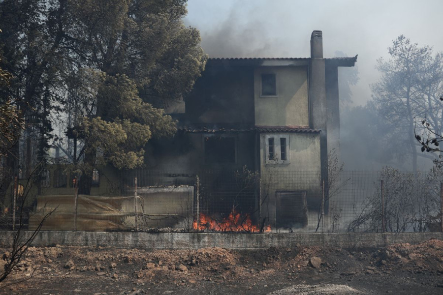 Βασιλακόπουλος: «Όσοι βρίσκονται κοντά στο πύρινο μέτωπο να φορέσουν μάσκα»