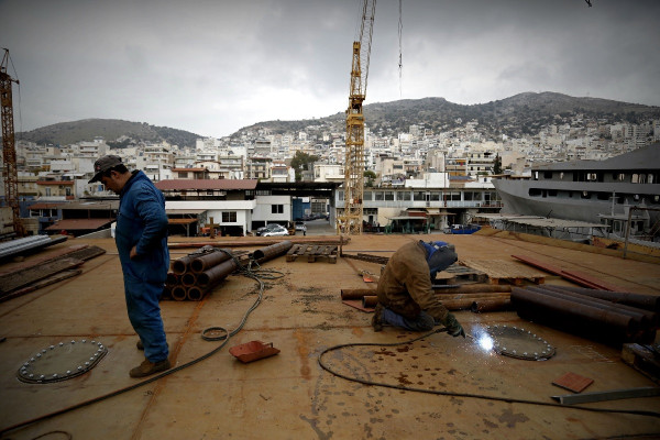 Τραγωδία στο Πέραμα με νεκρό έναν 47χρονο χειριστή γερανού