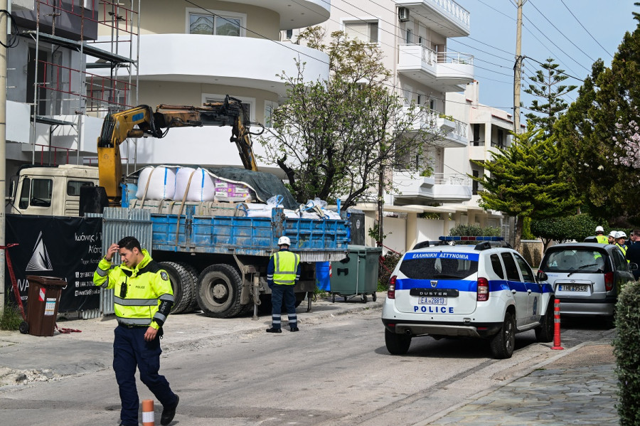 Βούλα: Νεκρός ο χειριστής του γερανού που χτυπήθηκε από ρεύμα