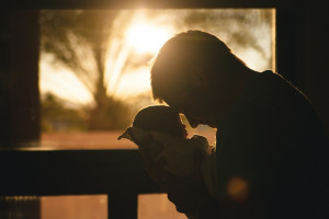 Γιορτή του Πατέρα: Το να γίνεσαι μπαμπάς κάνει καλό στην υγεία